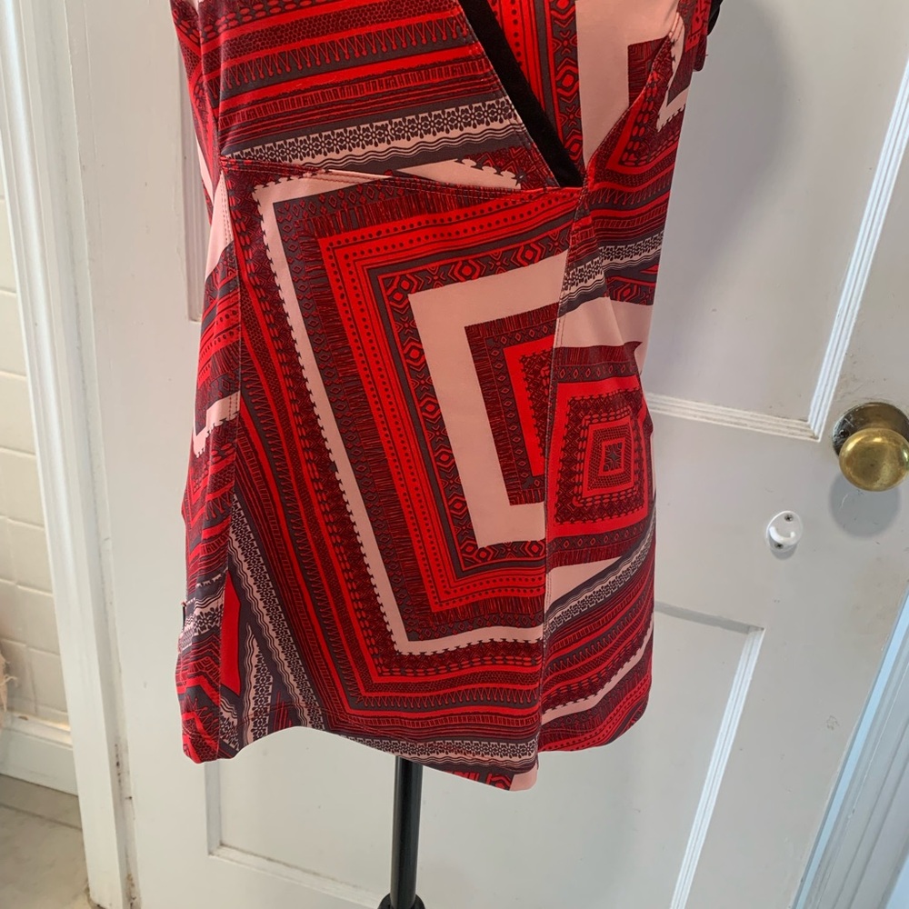 Lolë | Athletic short dress work out top size small - Picture 4 of 6